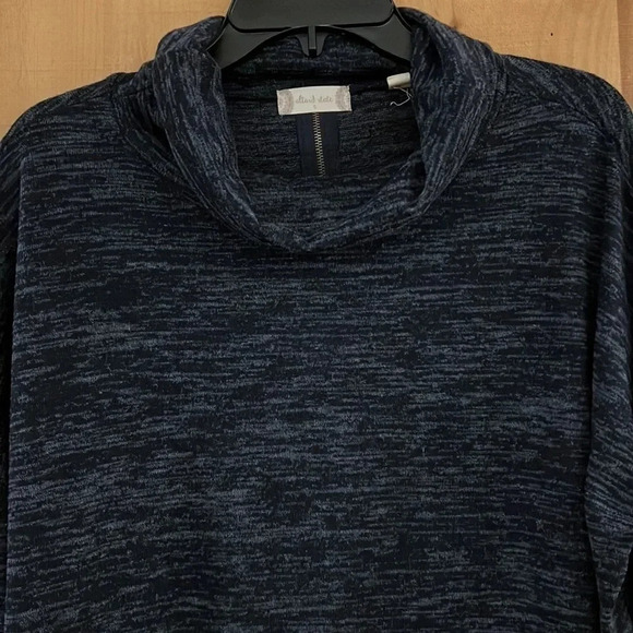 Altar’d State oversized navy mock neck sweater Size S - Picture 2 of 4